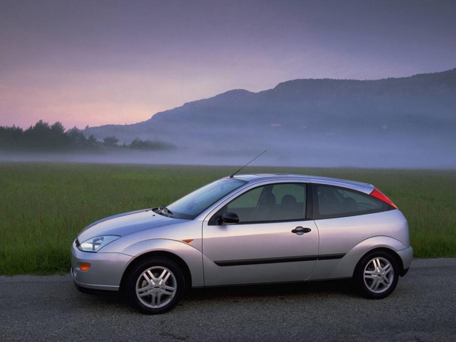  Ford Focus 3-Door 1998 года  (фото 4 из 21)